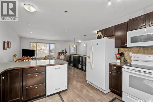441 6Th Street E, Prince Albert, SK - Indoor Photo Showing Kitchen