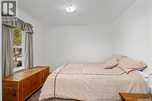 441 6Th Street E, Prince Albert, SK - Indoor Photo Showing Bedroom