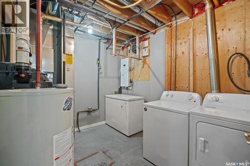441 6Th Street E, Prince Albert, SK - Indoor Photo Showing Laundry Room
