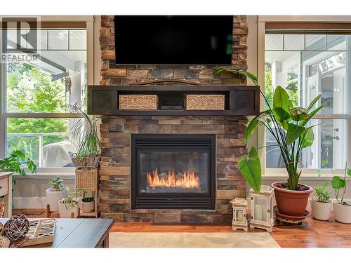 2423 Paramount Drive, West Kelowna, BC - Indoor Photo Showing Living Room With Fireplace