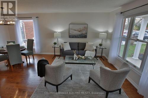 1830 Stratton Avenue, Peterborough (Monaghan Ward 2), ON - Indoor Photo Showing Living Room