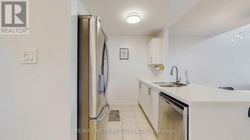 3 - 72 Petra Way, Whitby, ON - Indoor Photo Showing Kitchen