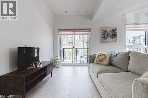 Living room with wood finished floors - 1121 Cooke Boulevard Unit# 13, Burlington, ON - Indoor Photo Showing Living Room