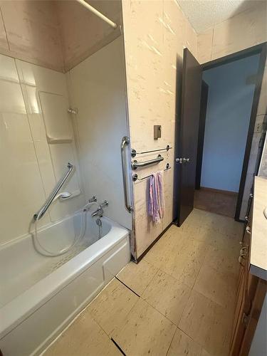 169 3Rd Avenue E, Benito, MB - Indoor