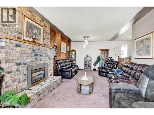 246 Robson Drive, Kamloops, BC - Indoor Photo Showing Living Room With Fireplace