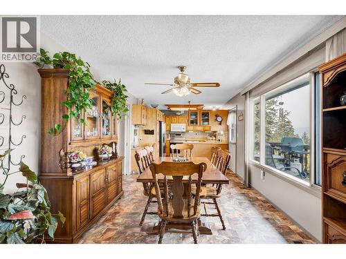 246 Robson Drive, Kamloops, BC - Indoor Photo Showing Dining Room