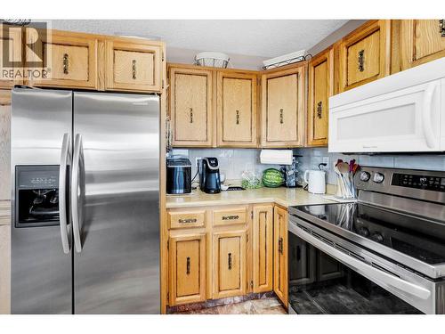 246 Robson Drive, Kamloops, BC - Indoor Photo Showing Kitchen