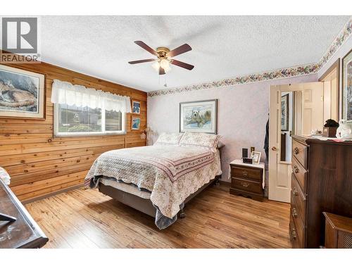 246 Robson Drive, Kamloops, BC - Indoor Photo Showing Bedroom