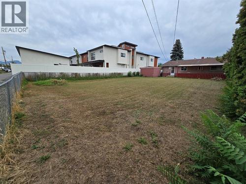 824 Grenfell Avenue, Kelowna, BC - Outdoor