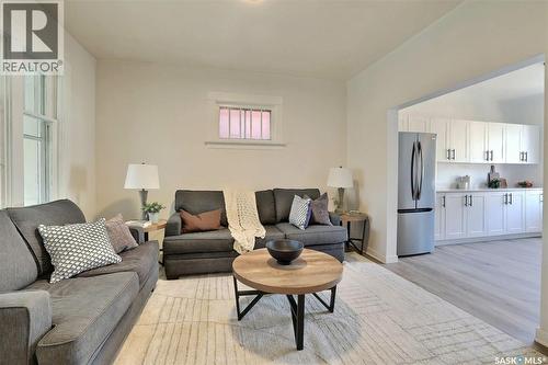 2050 Toronto Street, Regina, SK - Indoor Photo Showing Living Room