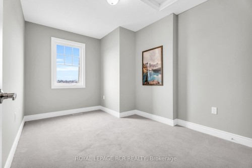 215 Walker Boulevard, New Tecumseth, ON - Indoor Photo Showing Other Room