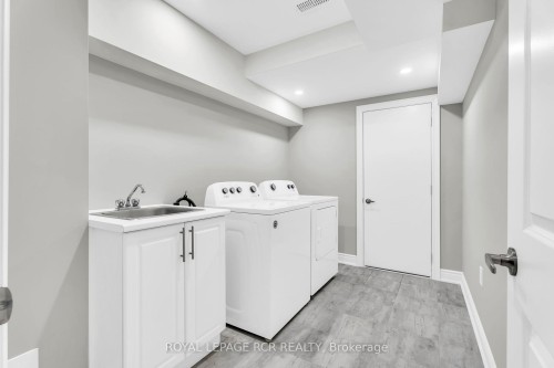 215 Walker Boulevard, New Tecumseth, ON - Indoor Photo Showing Laundry Room