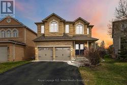 3 LORWOOD COURT  Richmond Hill (Oak Ridges), ON L4E 3W3