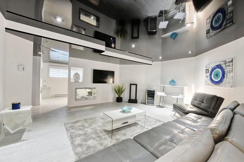 Family room - 8990 Place Rodier, Brossard, QC - Indoor Photo Showing Living Room