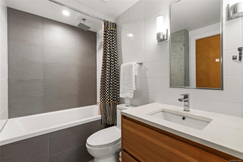 1203-989 Johnson St, Victoria, BC - Indoor Photo Showing Bathroom