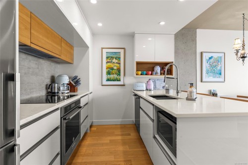 1203-989 Johnson St, Victoria, BC - Indoor Photo Showing Kitchen With Double Sink With Upgraded Kitchen
