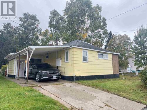 18 Hillcrest AVE  Wawa, ON P0S 1K0