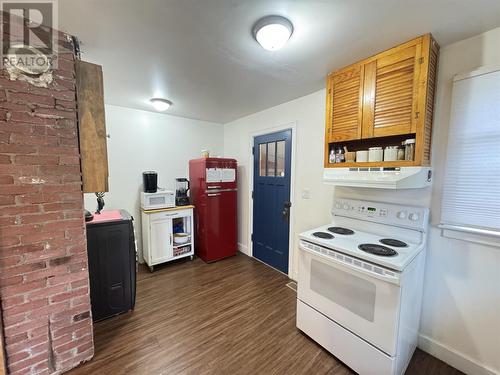 18 Hillcrest Ave, Wawa, ON - Indoor Photo Showing Kitchen