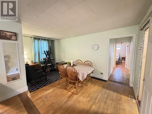 18 Hillcrest Ave, Wawa, ON - Indoor Photo Showing Dining Room