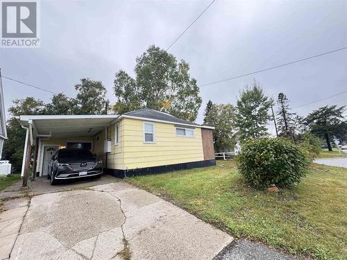 18 Hillcrest Ave, Wawa, ON - Outdoor