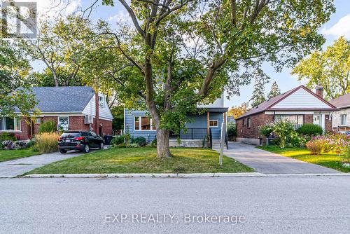 18 Innisdale Drive, Toronto, ON - Outdoor With Facade