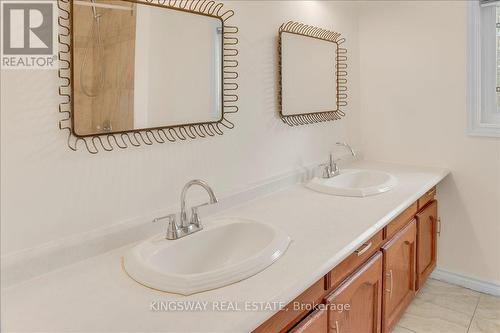26 Cynthia Crescent, Richmond Hill, ON - Indoor Photo Showing Bathroom