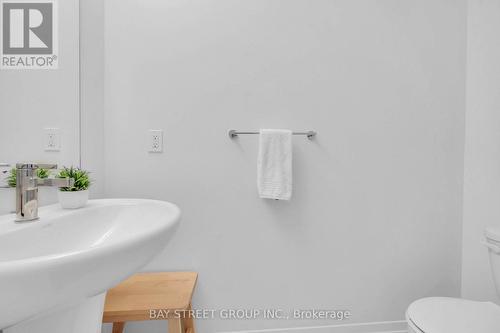268 - 150 Honeycrisp Crescent, Vaughan, ON - Indoor Photo Showing Bathroom