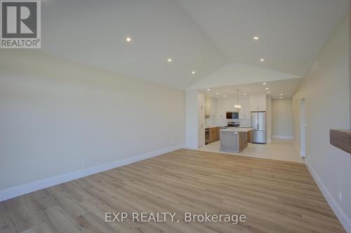 91 Bedell Drive, Mapleton, ON - Indoor Photo Showing Other Room