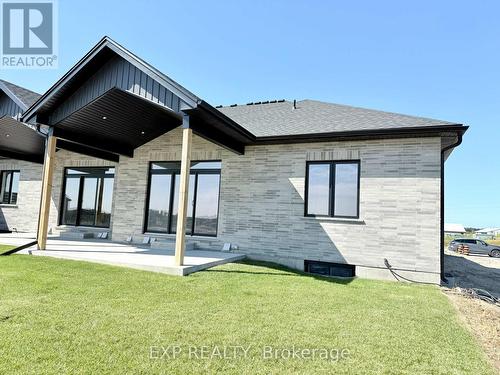 91 Bedell Drive, Mapleton, ON - Outdoor