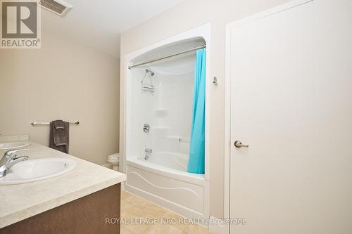 5pc ensuite bath. - 304 - 26 Wellington Street, St. Catharines (Downtown), ON - Indoor Photo Showing Bathroom