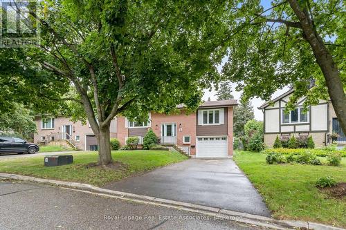 28 ADAMS COURT  Halton Hills, ON L7J 2V8
