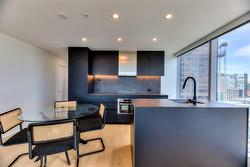 2504-720 Rue St-Jacques  Montréal (Ville-Marie), QC H3C 1A1