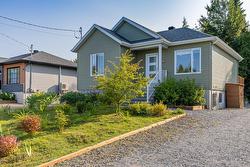 111 Rue Plante  Pont-Rouge, QC G3H 0L1