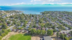 4-1827 Fairfield Rd  Victoria, BC V8S 1G9