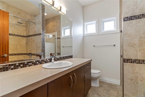 4-1827 Fairfield Rd, Victoria, BC 