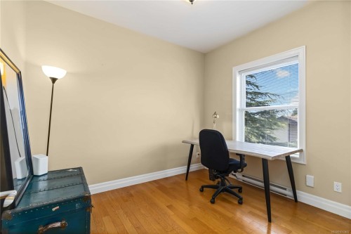 4-1827 Fairfield Rd, Victoria, BC 