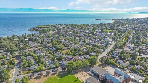 4-1827 Fairfield Rd, Victoria, BC 