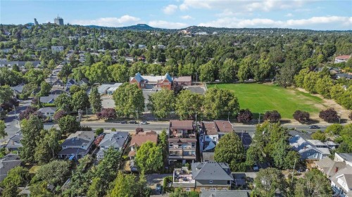 4-1827 Fairfield Rd, Victoria, BC 