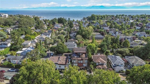 4-1827 Fairfield Rd, Victoria, BC 