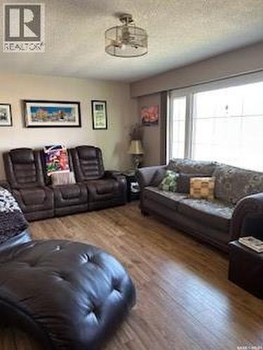 214 Highway, Archerwill, SK - Indoor Photo Showing Living Room