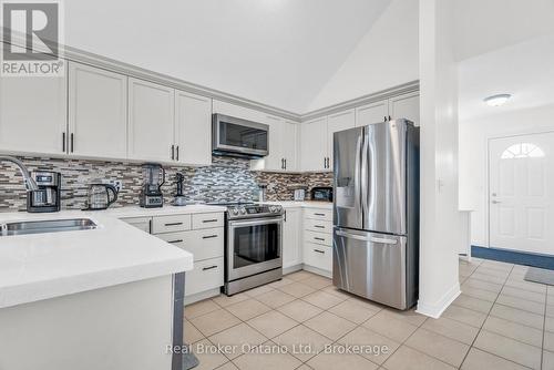 26 Sinclair Street, Guelph (Pineridge/Westminster Woods), ON - Indoor Photo Showing Kitchen With Stainless Steel Kitchen With Upgraded Kitchen