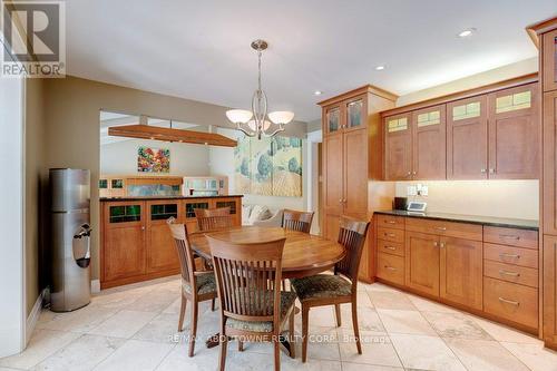 6365 Breckenridge Place, Burlington, ON - Indoor Photo Showing Dining Room