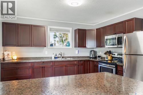 813 98Th Avenue, Tisdale, SK - Indoor Photo Showing Kitchen