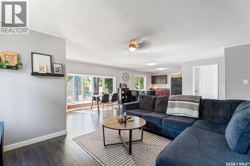 813 98Th Avenue, Tisdale, SK - Indoor Photo Showing Living Room