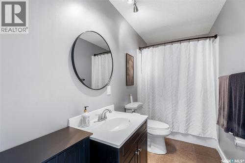 813 98Th Avenue, Tisdale, SK - Indoor Photo Showing Bathroom