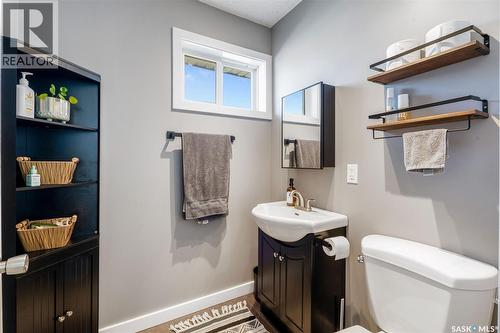 813 98Th Avenue, Tisdale, SK - Indoor Photo Showing Bathroom