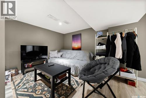 2054 Pasqua Street, Regina, SK - Indoor