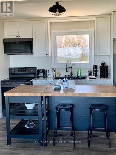 8 Firelane 2B, Niagara-On-The-Lake (Lakeshore), ON - Indoor Photo Showing Kitchen