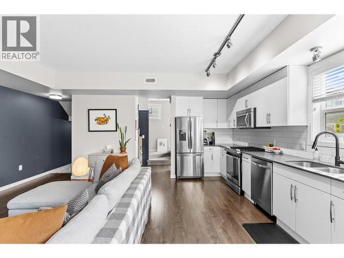 680 Old Meadows Road Unit# 1, Kelowna, BC - Indoor Photo Showing Kitchen With Double Sink