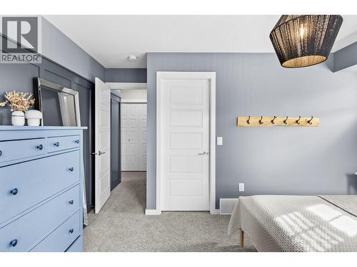 680 Old Meadows Road Unit# 1, Kelowna, BC - Indoor Photo Showing Bedroom